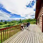 Flat Fish Lodge B&B And Event Center