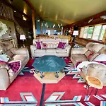 Flat Fish Lodge B&B And Event Center