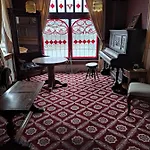 Van Gilder Hotel
