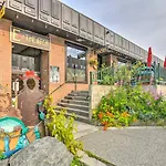 Modern Downtown Apt - Walk To Parks And Cafes!