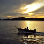 Salmon Falls Resort