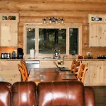 Anchor Point Captain Cook Lodge