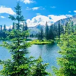 Howling Wolf Resort