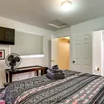 Waterfront Apt, Walk To Town And Coastal Trail!