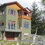 Seward Front Row Bed And Breakfast