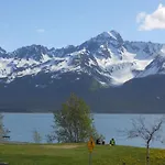 Seward Front Row Bed And Breakfast