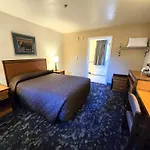 Breeze Inn Hotel
