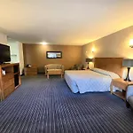 Breeze Inn Hotel