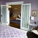 Sauerdough Lodging