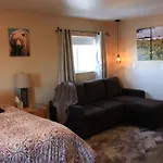 Fishhook Sunrise B&B