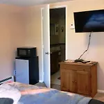 9Th Wave Bed And Breakfast