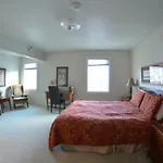 Colony Inn