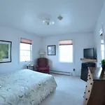 Colony Inn