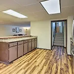 Lakefront Fairbanks Unit, 1 Mile To Pioneer Park!