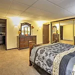Lakefront Fairbanks Unit, 1 Mile To Pioneer Park!