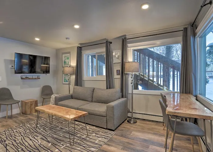 Modern Anchorage Getaway, Steps From Coastal Trail