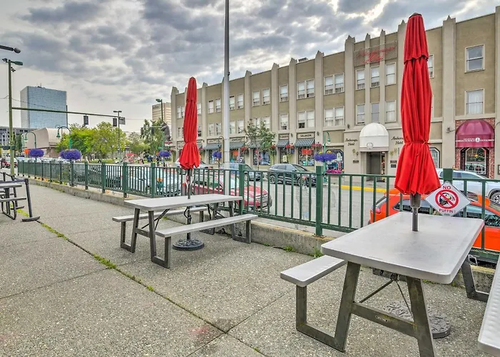 Modern Downtown Apt - Walk To Parks And Cafes!