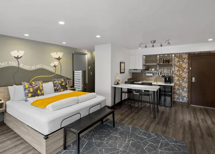 Silverbow Inn & Suites