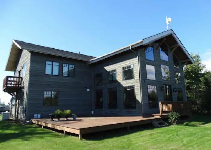 Bay Bluff Haven With An Ocean View