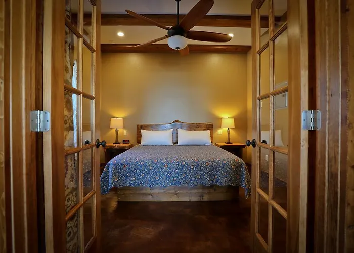Baycrest Lodge