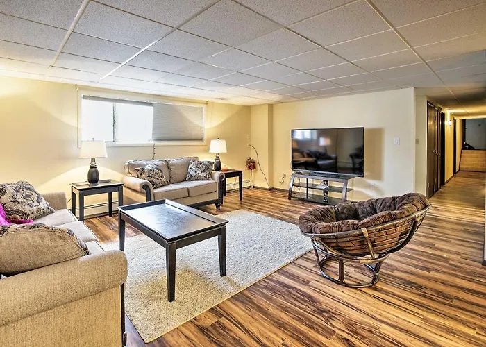 Lakefront Fairbanks Unit, 1 Mile To Pioneer Park!