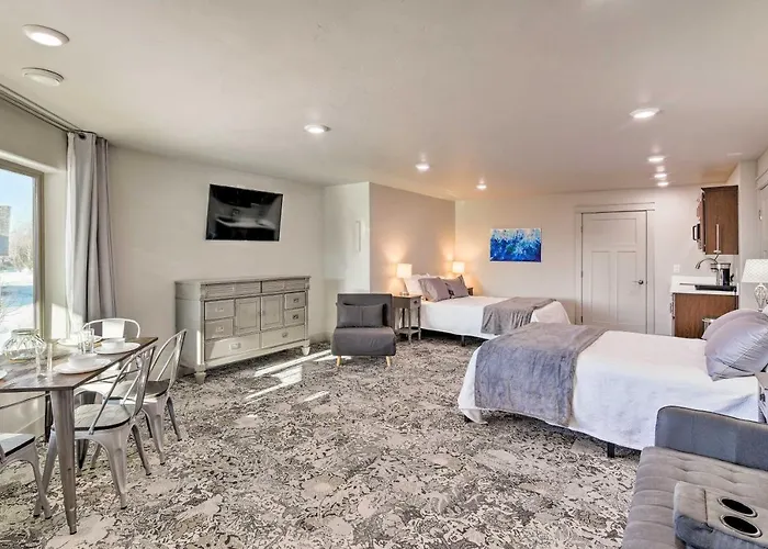 Anchorage Getaway With Mtn Views Less Than 5 Mi To Zoo!