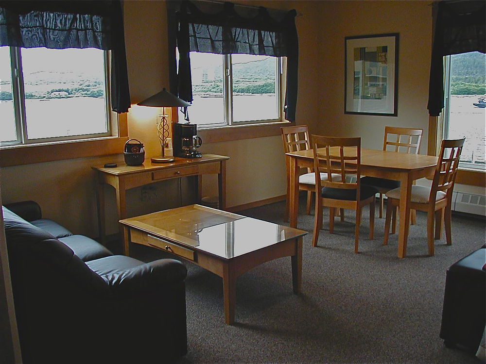 Hotel The Ketch 2*