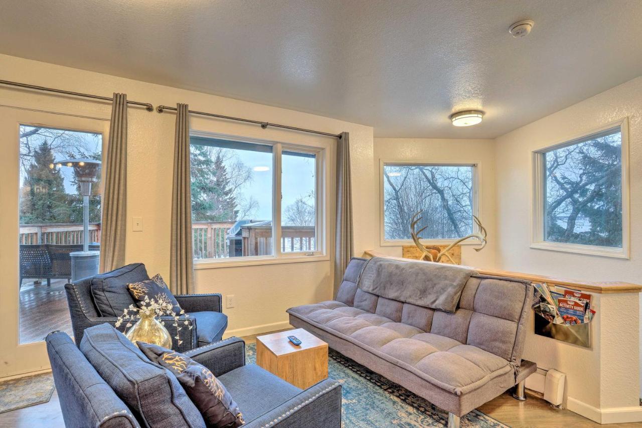 Coastal-view Near Downtown Anchorage!