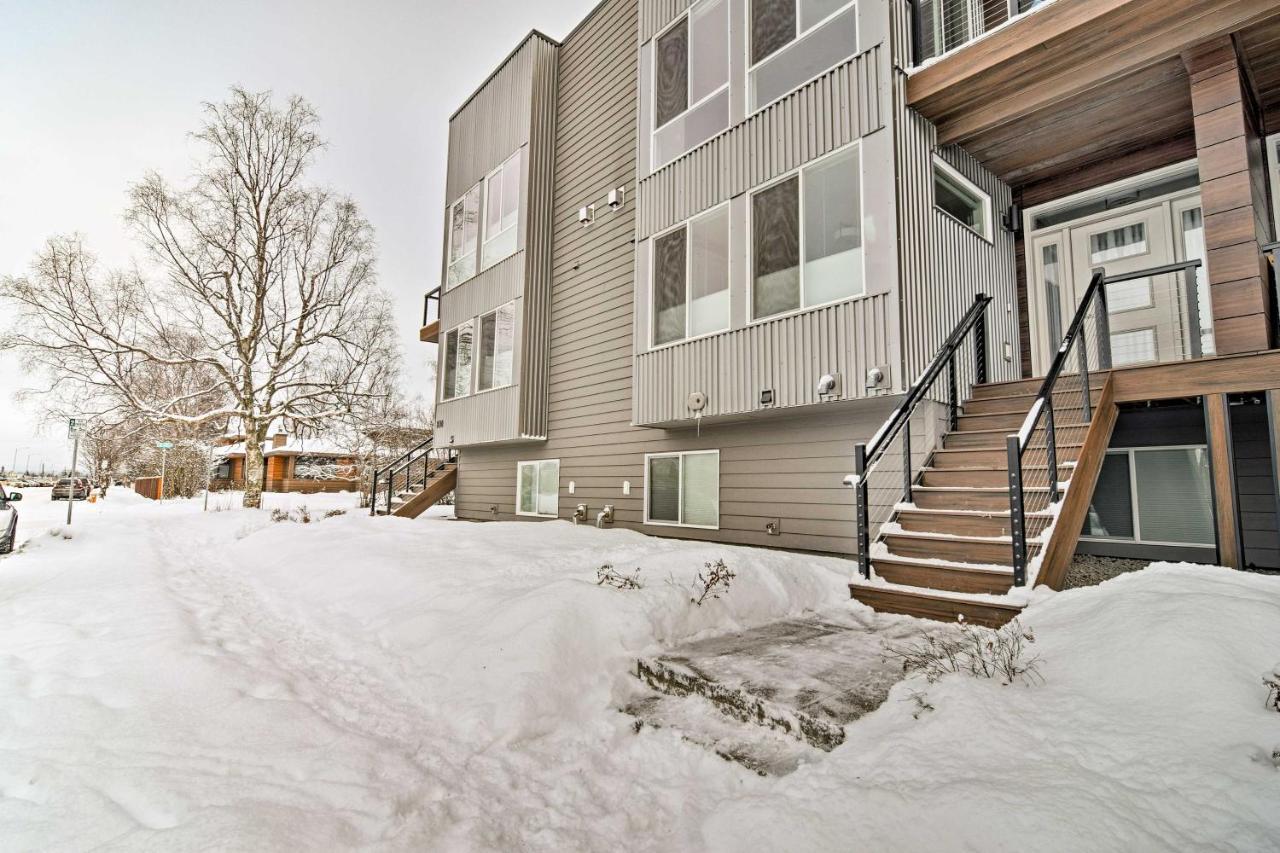 Modern Townhome - By Delaney Park Strip! *