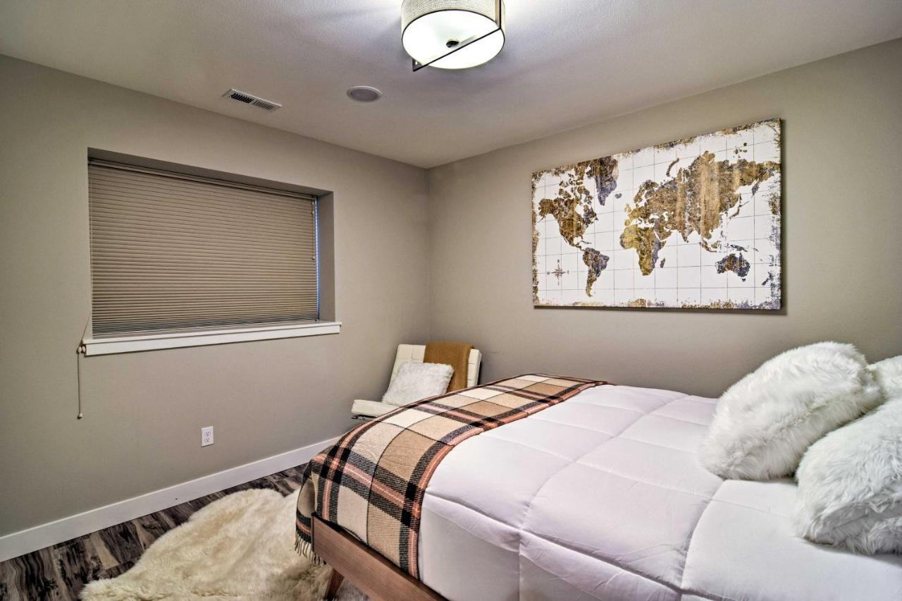 Modern Townhome - By Delaney Park Strip! Holiday home Anchorage