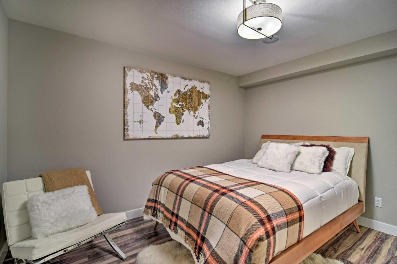 Modern Townhome - By Delaney Park Strip! Holiday home Anchorage