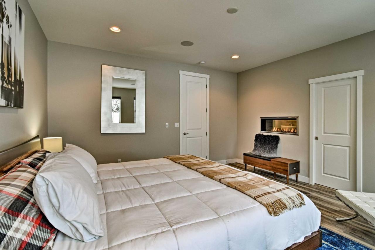 Modern Townhome - By Delaney Park Strip!
