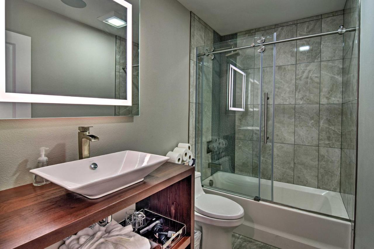 Modern Townhome - By Delaney Park Strip! *