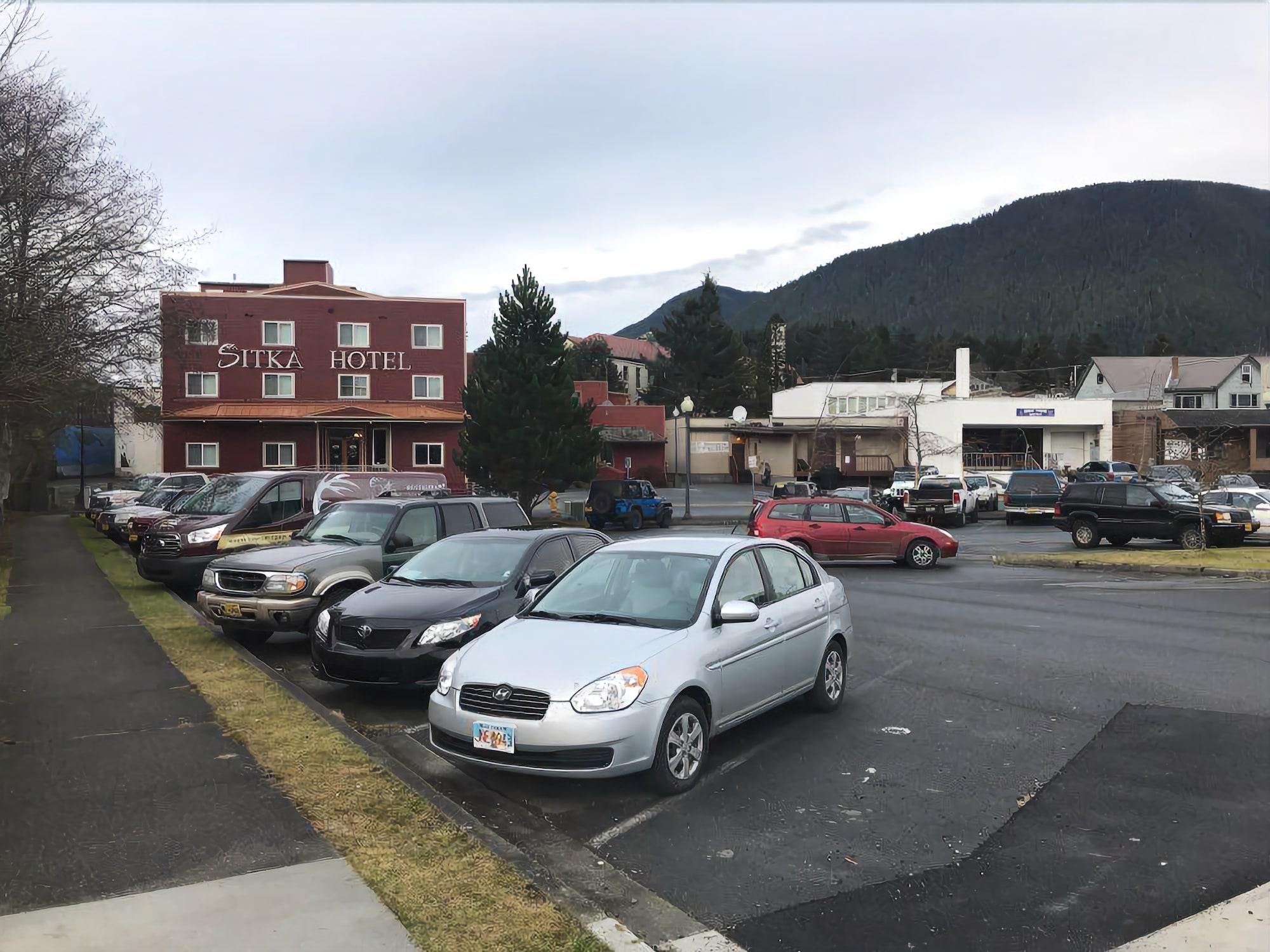 Sitka Hotel 2*