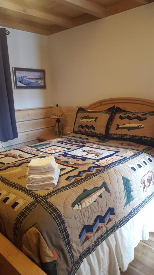 Denali Wild - Bear With Hot Tub And Free Wifi, Private, Sleep 6 Holiday home