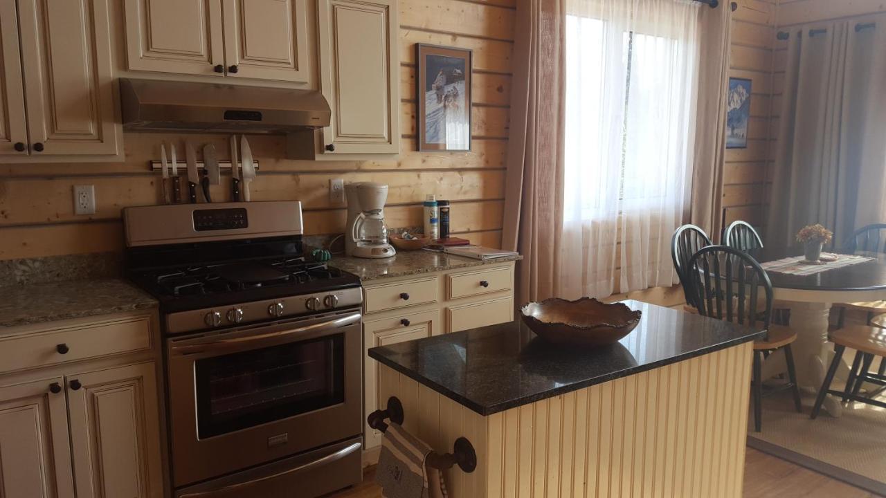 Holiday home Denali Wild - Bear With Hot Tub And Free Wifi, Private, Sleep 6