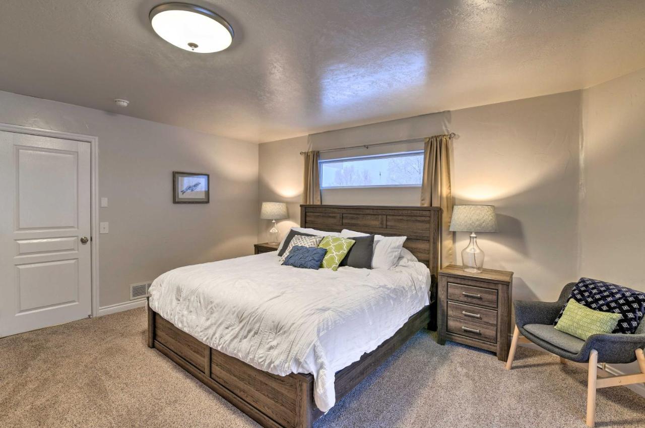 Cozy Townhome Less Than Half Mile To Jewel Lake! *