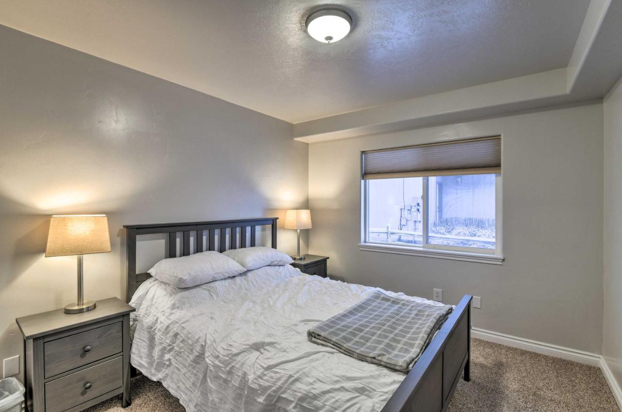 Cozy Townhome Less Than Half Mile To Jewel Lake! Casa de férias Anchorage