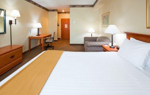Wyndham Garden Airport 3*