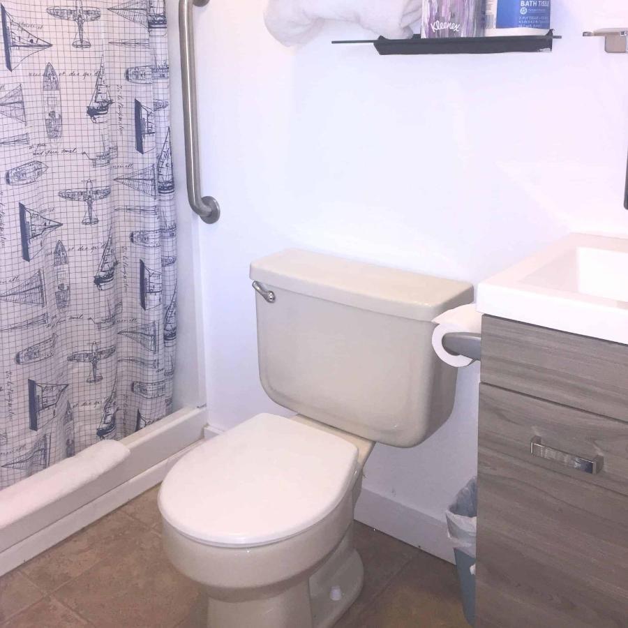 The Tides Inn 2*