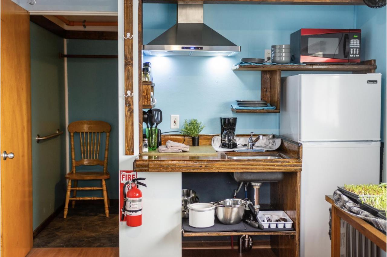 Homestay Red Door