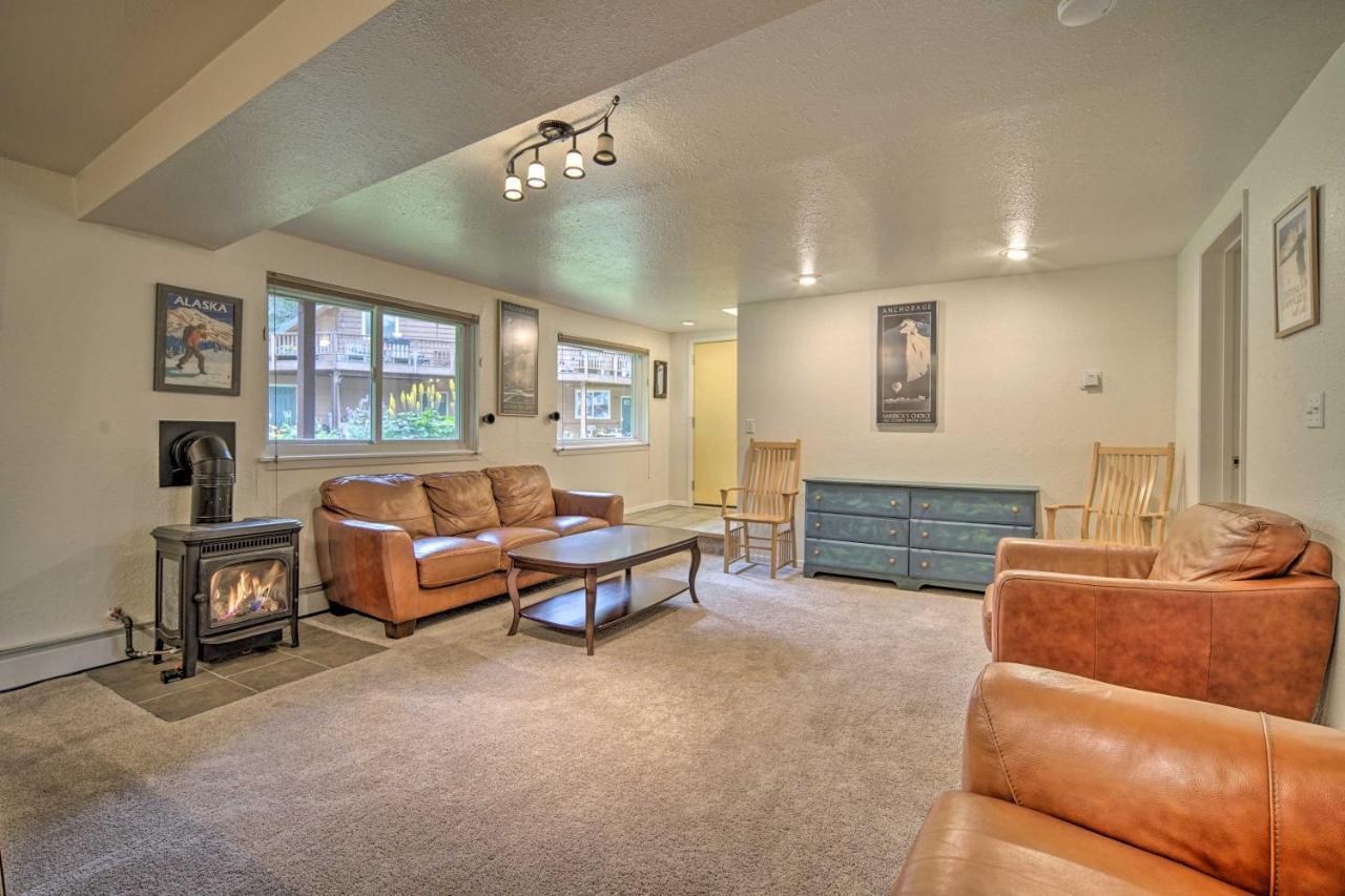 Alyeska With Patio, Ideal Location! Anchorage