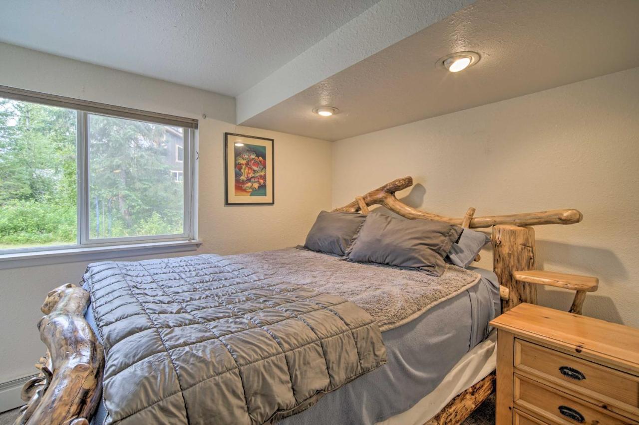 Alyeska With Patio, Ideal Location! * Anchorage