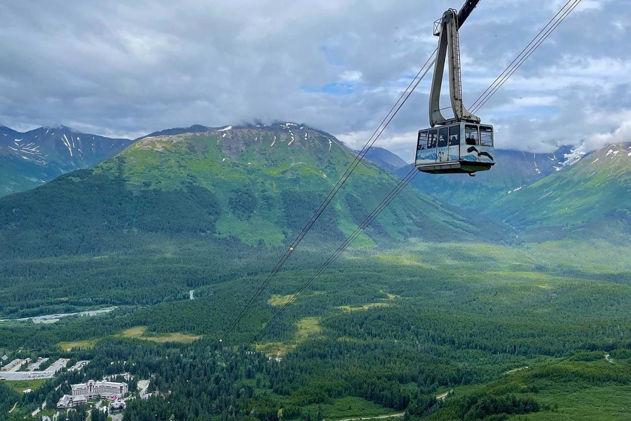 Inviting Alyeska 1 Block To Lifts