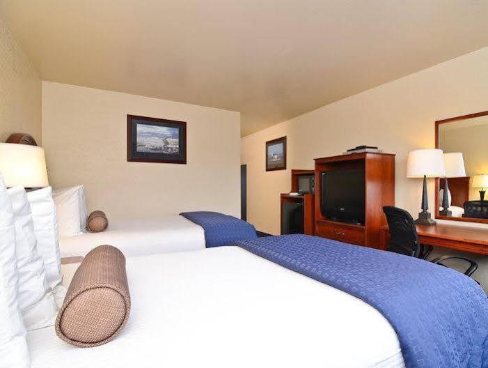 Western Harbor Hotel 3*