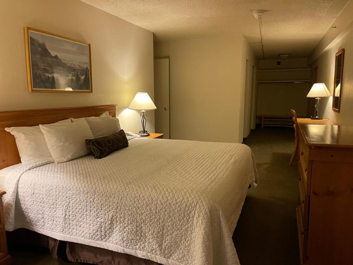 Coast At Hood Hotel Anchorage
