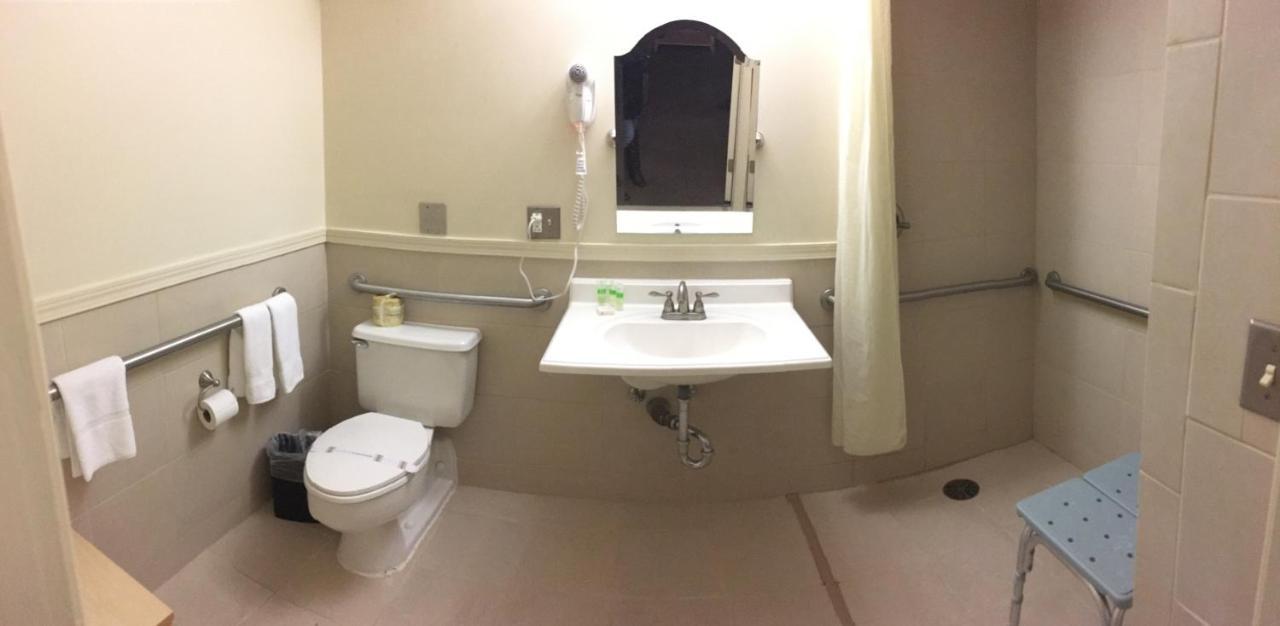 Hotel Inlet Tower & 3*