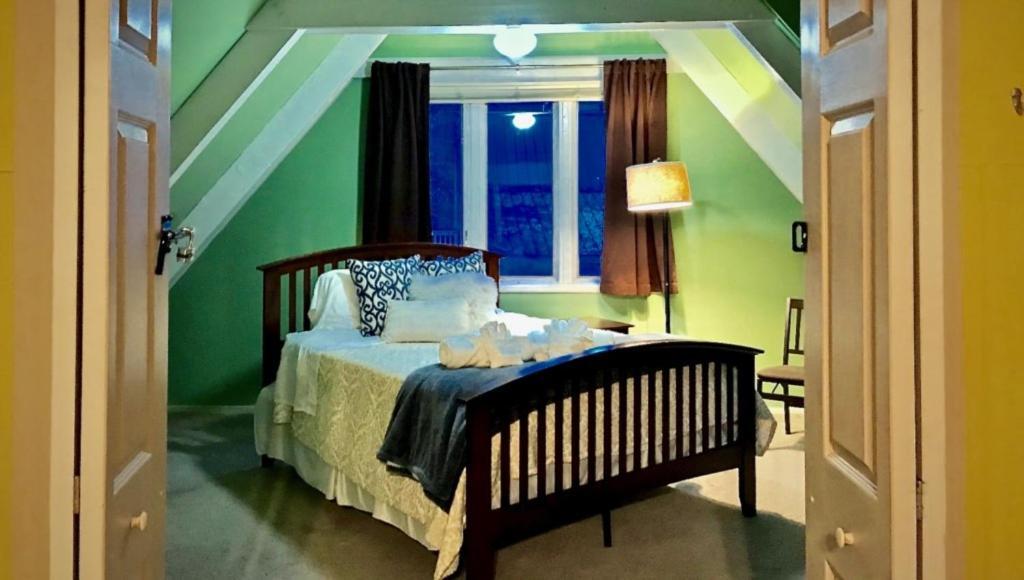 Drift To The Lift - Walk Almost Everywhere At Alyeska From Bright Chalet! Holiday home