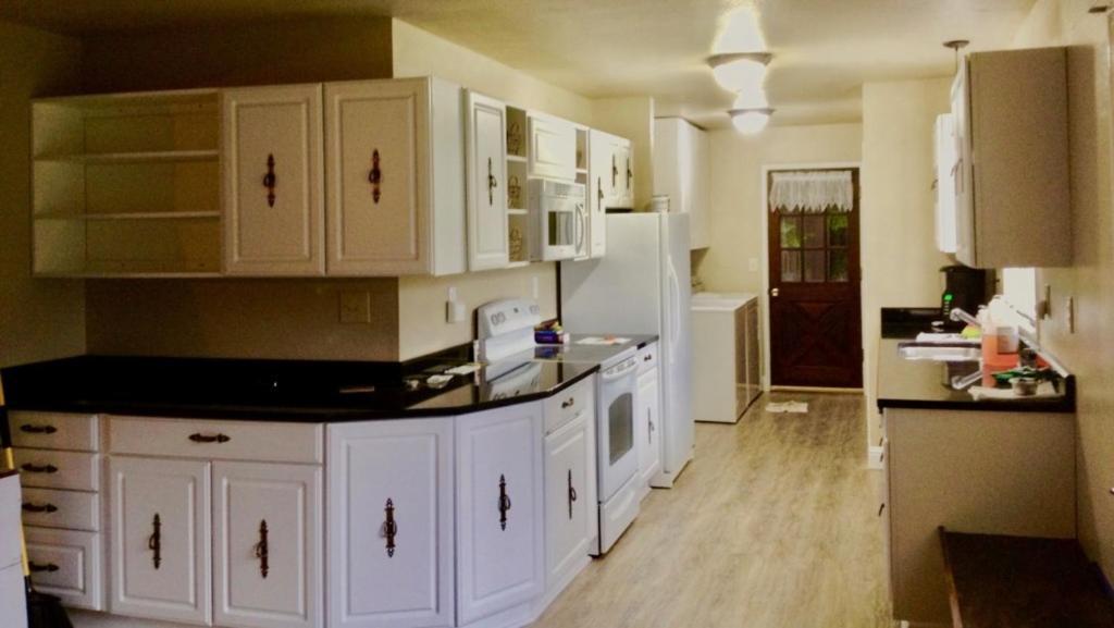 Glacier Guest - Private In Shared House Reduced Price On Tours Holiday home
