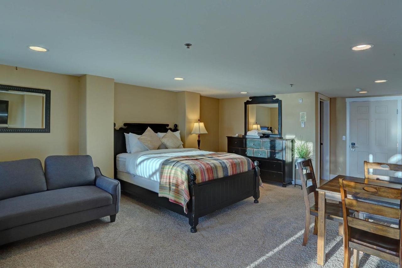 Land's End Resort 3*